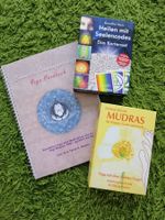 Yogabuch und 2 Kartenset