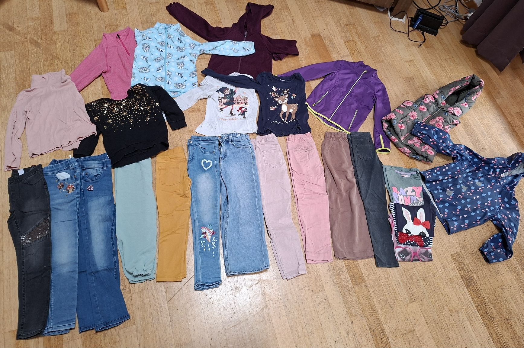 Lotti & Set di vestiti: Kleiderpaket Gr 122 – Usato da Beinwil am See venduto da AndSom