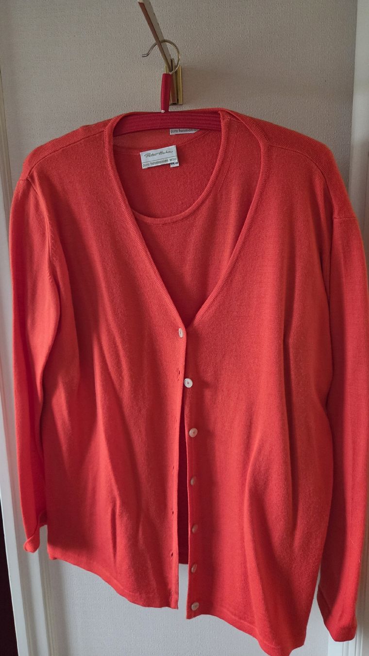 Kleiderpakete: 5 Peter Hahn Damen Strickjacken und Pullover – Gebraucht aus Binningen von Entruempeln 2