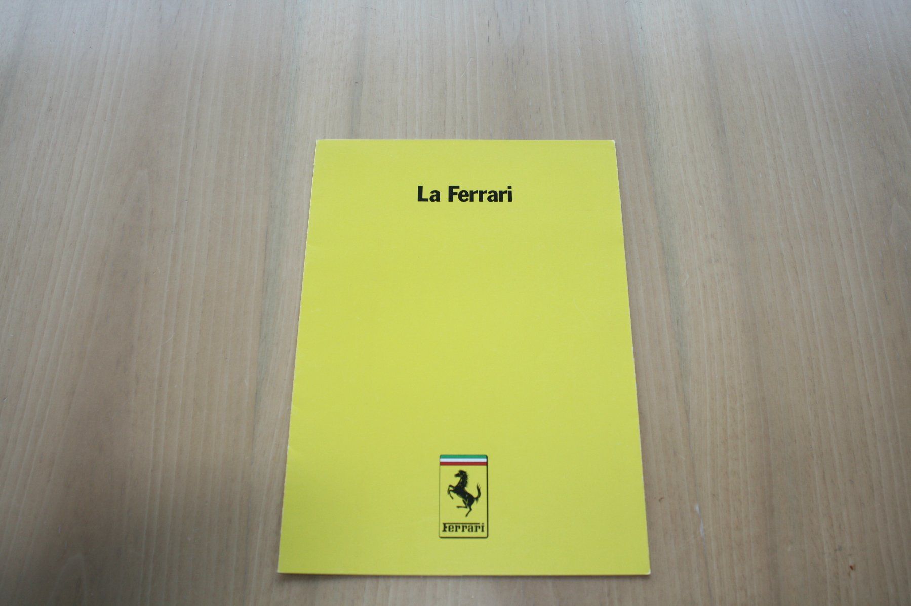 Ferrari Documenti: La Ferrari Prospekt 1983 – Usato da Wikon venduto da erwin400