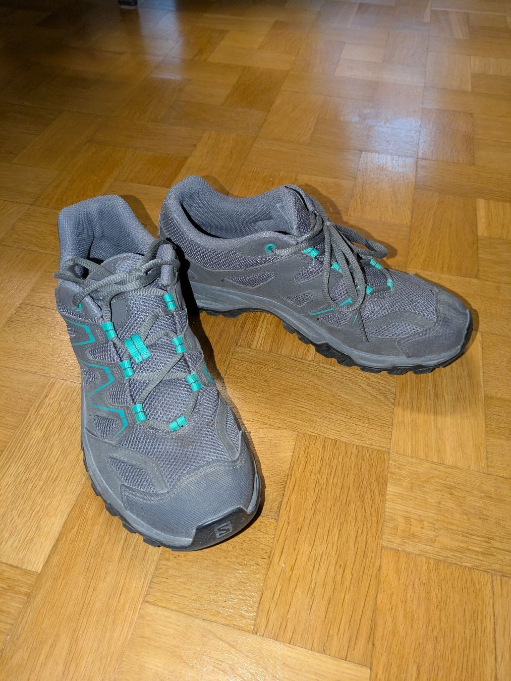 Salomon Scarpe da donna: Salomon Wanderschuhe grau Grösse 41 2/3 Damen – Usato da Adlikon b. Andelfingen venduto da IlonaSp 1