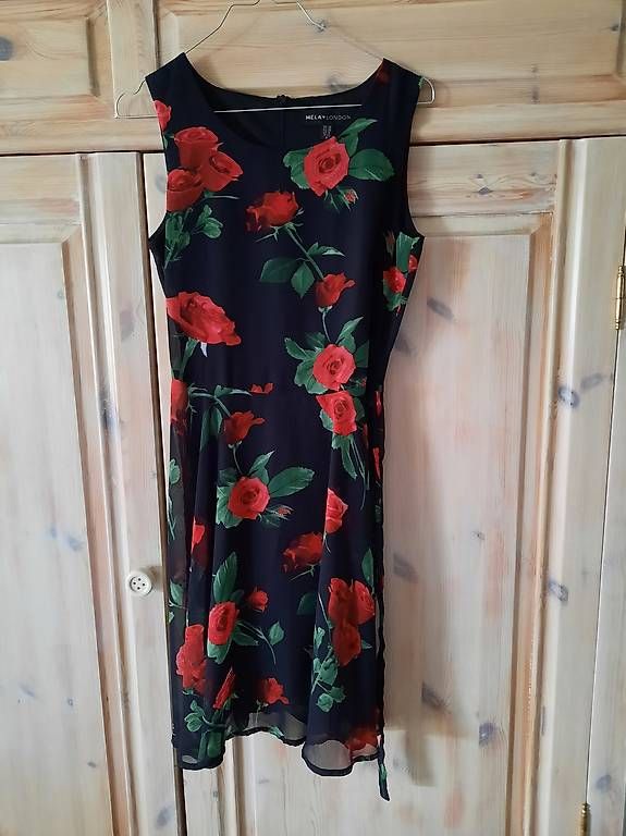 Kleider: Damenkleid Grösse S  – Gebraucht aus Langendorf von schnuddel90