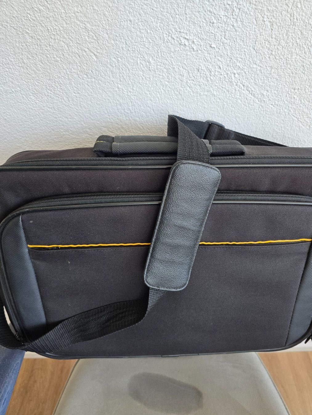 Borse: Laptoptasche CASE LOGIC schwarz – Nuovo (secondo la descrizione) da Rorschacherberg venduto da Scharfeegge 4