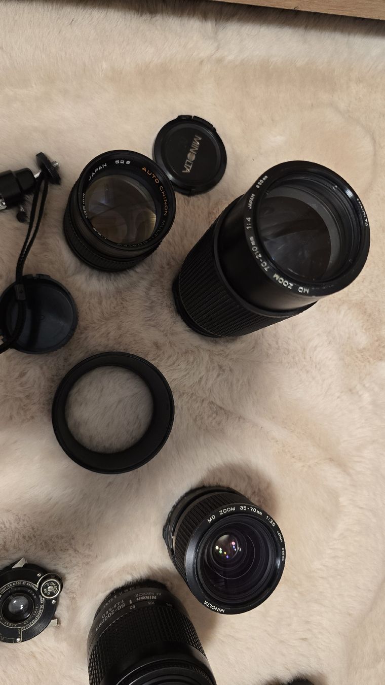 Fotocamera: Lot de caméras, objectifs, accessoires  – Difettoso da Collombey venduto da Car.pare 4