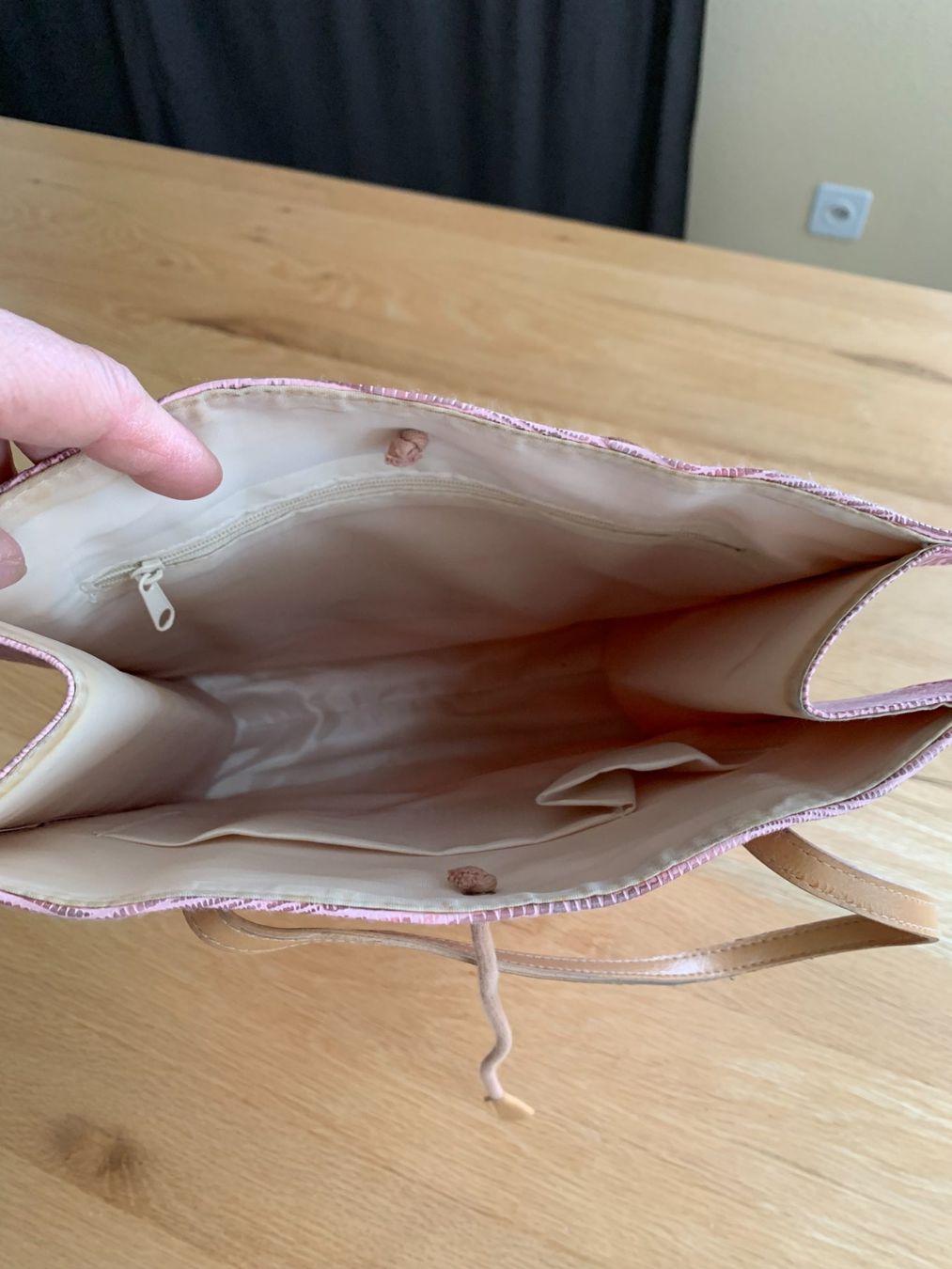 Taschen für Damen: Tasche rosa in Krokodiloptik – Gebraucht aus Nendeln von smile020 2