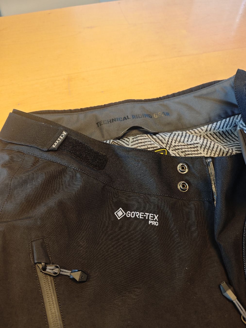Klim Pantaloni: Motorradhose – Usato da Gelterkinden venduto da web346p2 2
