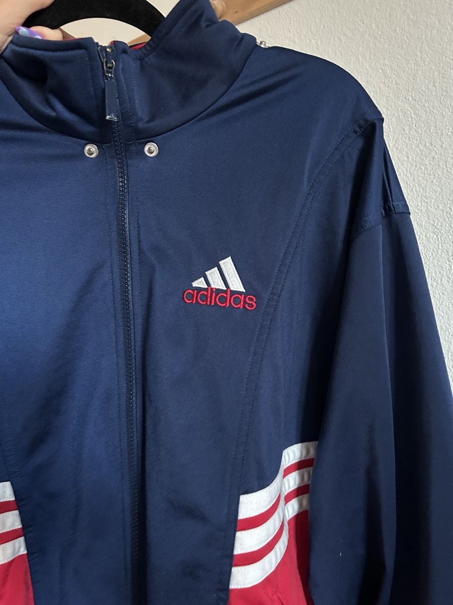 Adidas Jacken: Veste Adidas – Gebraucht aus Grand-Lancy von eli_x5k9 1