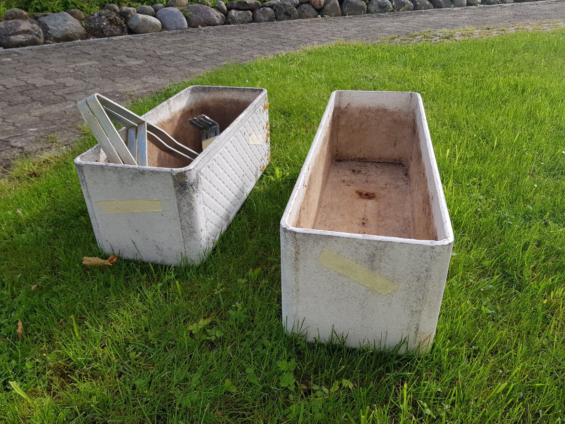 Eternit Vasi per fiori: Grosse Eternit Balkonkisten mit Bügel – Usato da Zürich venduto da hah_dtx8 3