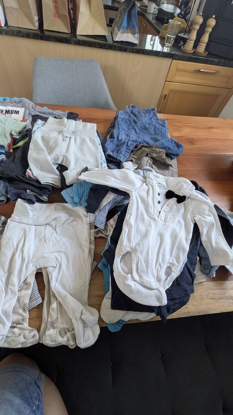 Lotti & Set di vestiti: grosses Kleiderpaket 70 Teile!! Junge Gr. 62 – Usato da Staad SG venduto da Reenalina 2