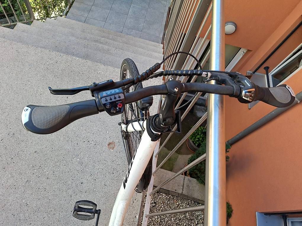 Velos: E-Bike City ROXY blanc  – Gebraucht aus Lausanne von dim_7s9d 2