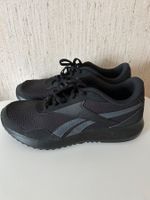 Schwarze Reebok Schuhe, Grösse 42,5 neuwertig