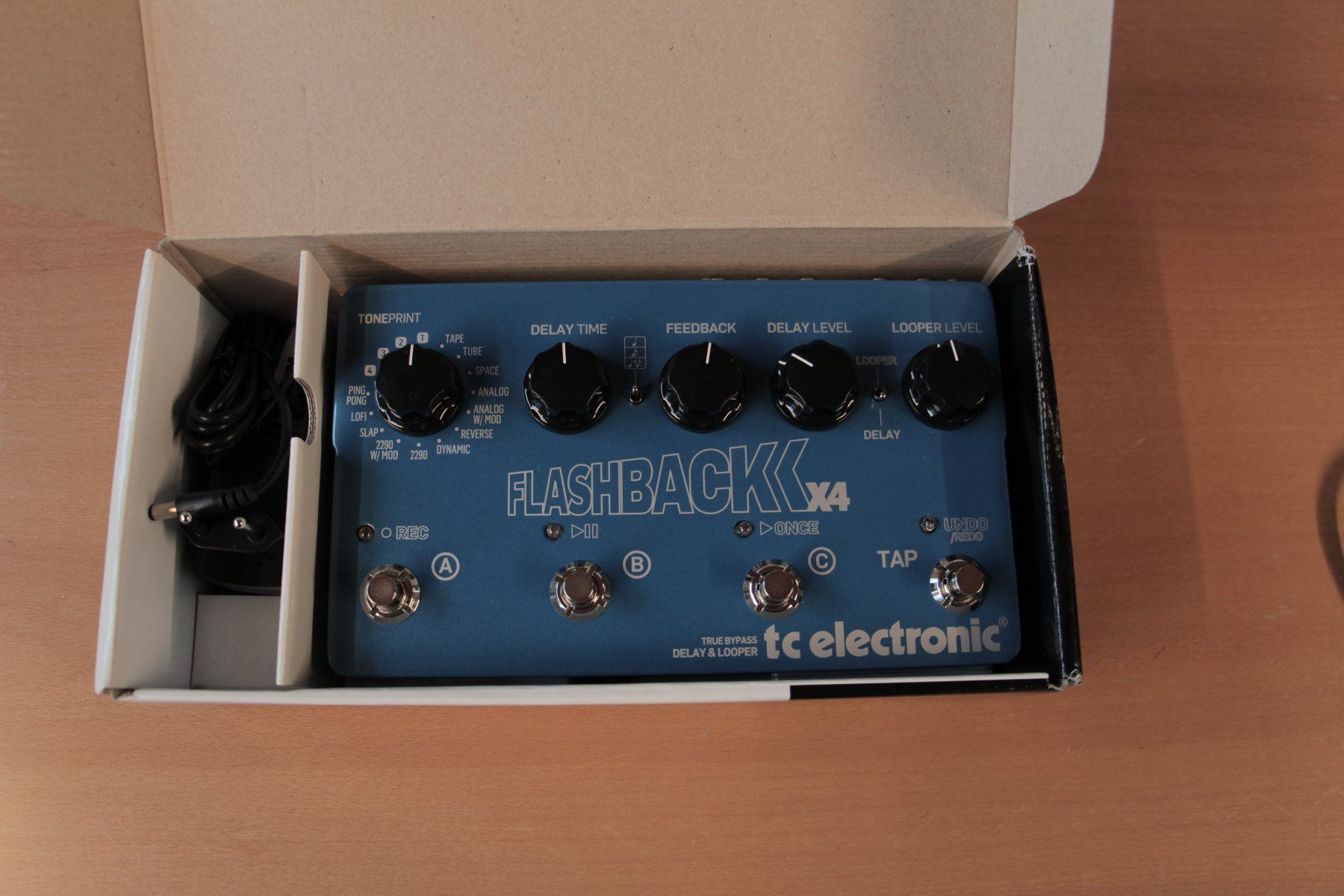 Musikinstrumente: TC Electronics Flashback X4 – Neu (gemäss Beschreibung) aus Herisau von  1