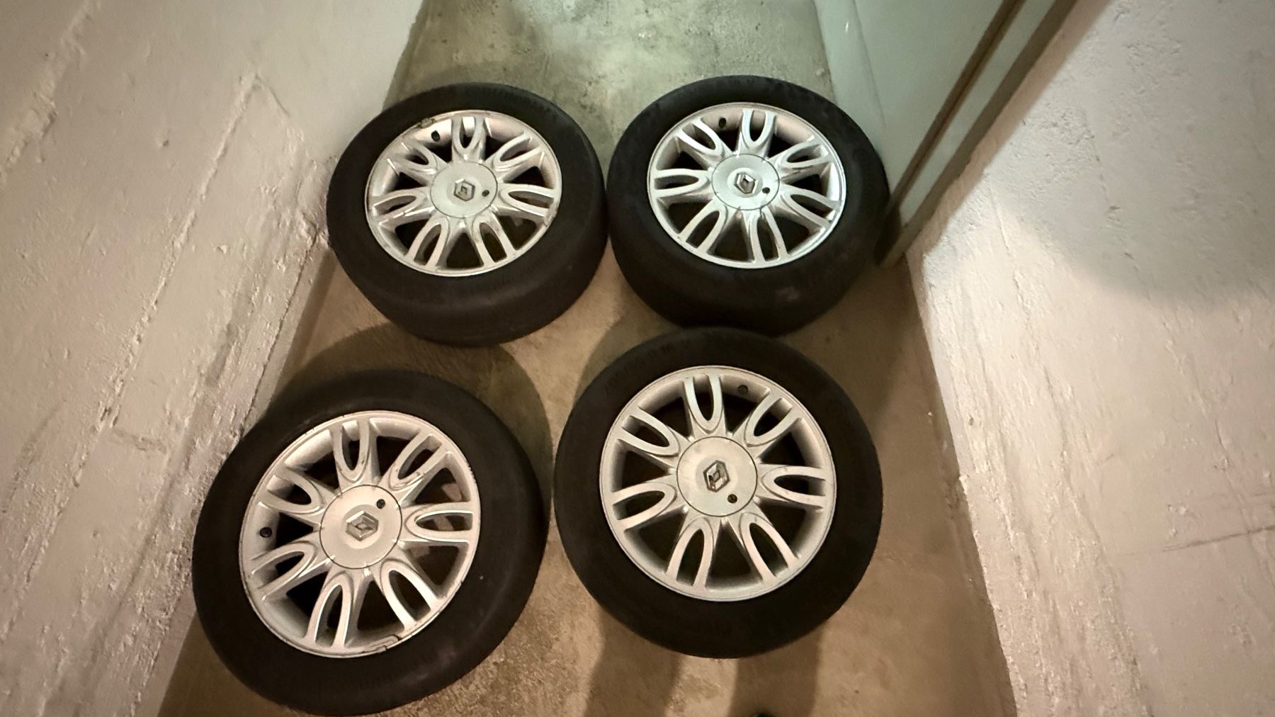 Renault Felgen: 4x original renault Laguna felgen – Gebraucht aus Glattbrugg von BlitzSale 1