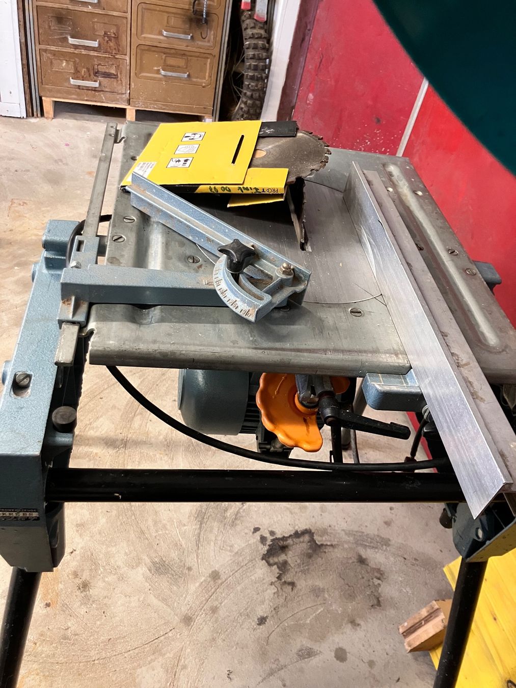 Elu Toutes les machines: Kombitischfräse – D'occasion à Dieterswil par housi59 1