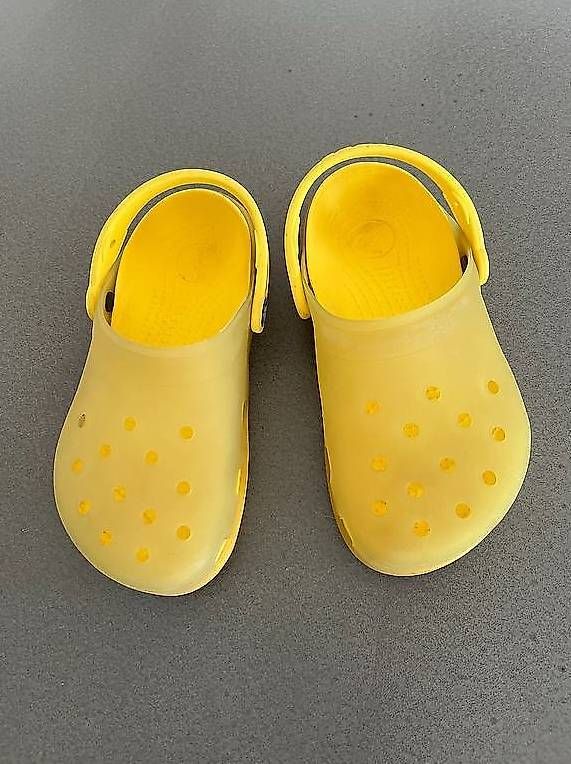 Scarpe da uomo: Crocs gelb Gr. 34-35 – Usato da Oberrohrdorf venduto da Augustus5 2