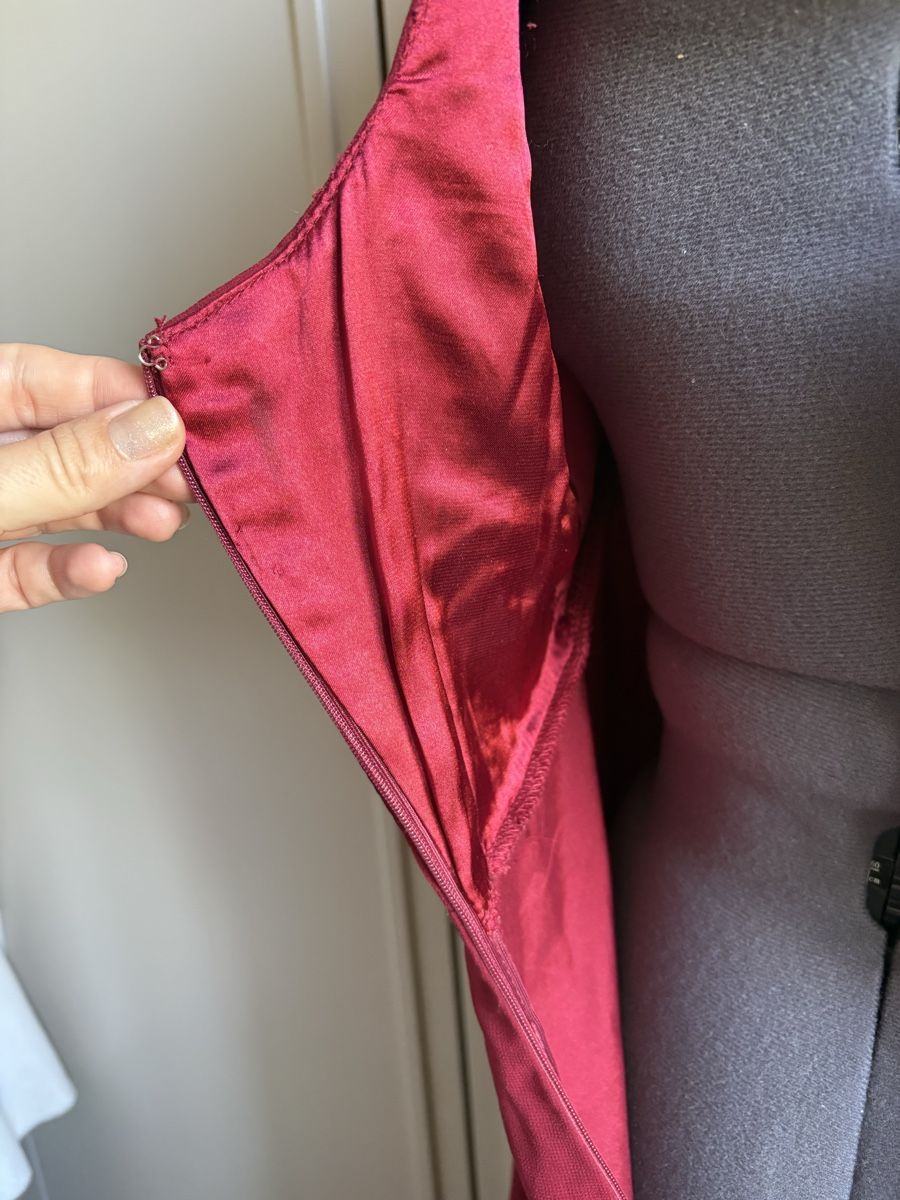Vestiti: Abendkleid Bordeaux – Usato da Oensingen venduto da Chicotus 4