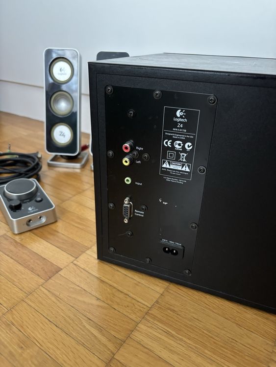 Logitech Z4 2.1 Soundsystem - kraftvoller Bass - einwandfrei (Gebraucht ...