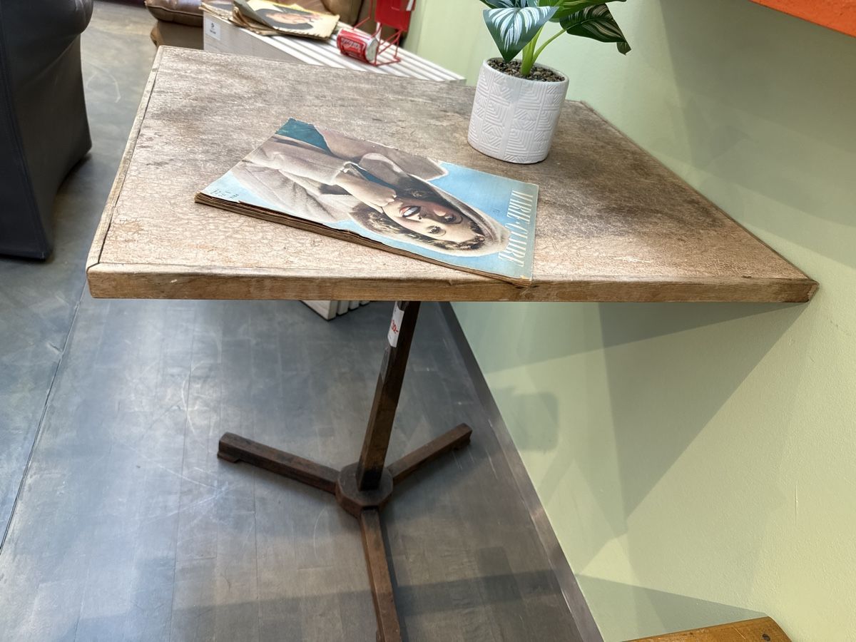 Tische: Bistrotisch mit Gussfuss – Gebraucht aus Dagmersellen von casatualiq 3
