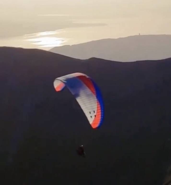 Sport dell'aria & Aquiloni: Parapente biplace Béluga  – Usato da Vuadens venduto da dav_fs7q 1