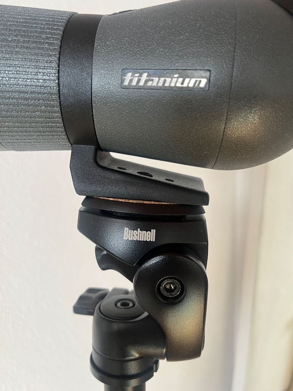 Telescopi: Delta titanium Spektiv Bushnell Stativ – Nuovo e nell'imballaggio originale da St. Niklaus VS venduto da wildholzmann 1