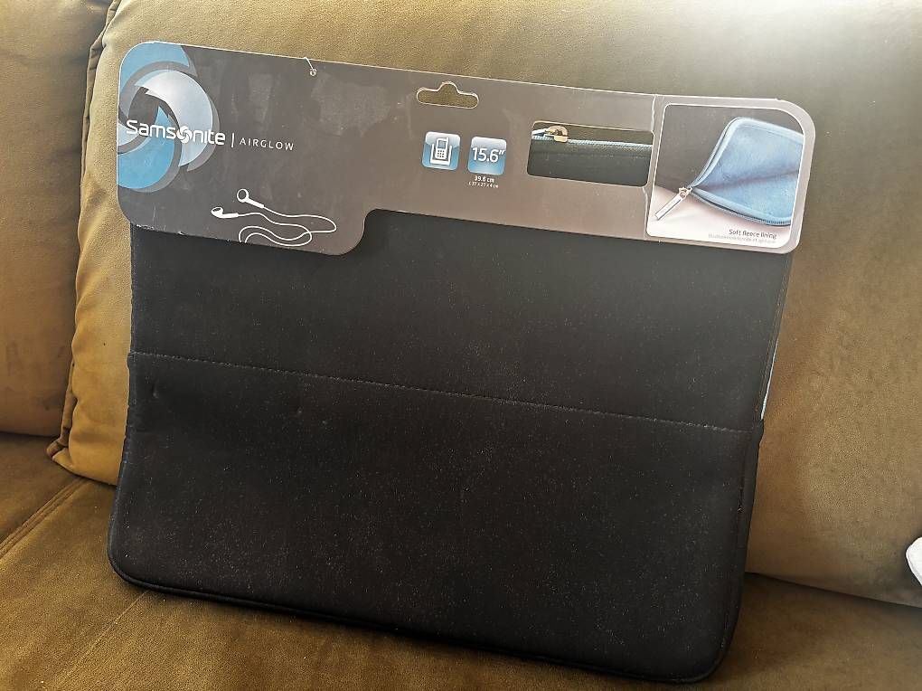 Samsonite Valigie: Housse Samsonite Airflow 15.6" neuve jamais utilisée – Usato da La Chaux-de-Fonds venduto da LionelJodry