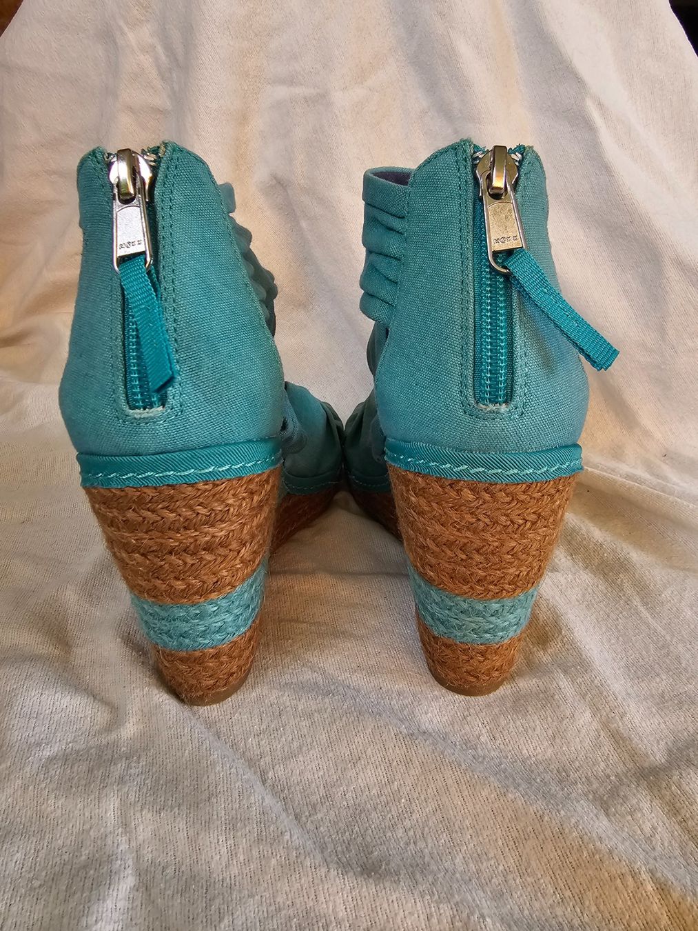 Scarpe da donna: Sandales à talon tissus vert EU  37 – Nuovo e nell'imballaggio originale da Gland venduto da Vee_0 2