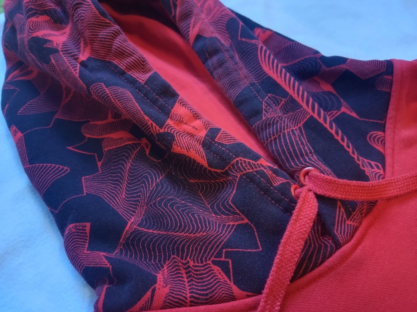 Nike Maglioni & Felpe: Sweat à capuche Nike rouge taille XL TBE - – Usato da Farvagny-le-Grand venduto da LaCaverne 3