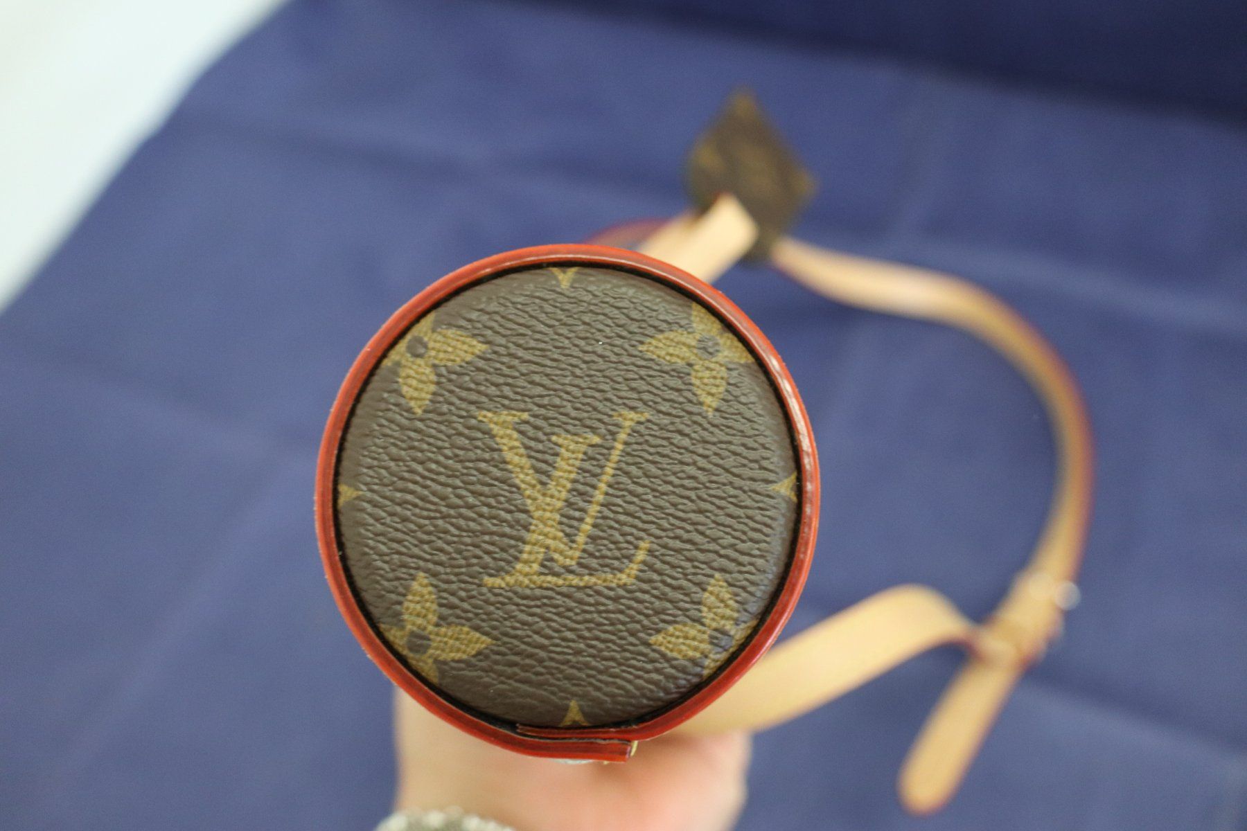 Borracce & Thermos: Louis Vuitton Wasserflasche mit Monogram Canvas Hülle – Nuovo (secondo la descrizione) da Liestal venduto da FuV01 2