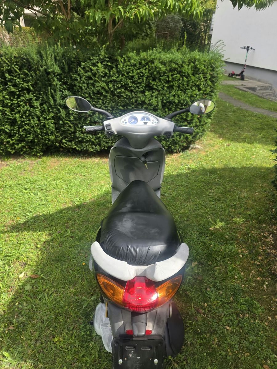 Piaggio Scooters: PIAGGIO FLY 125 CC – D'occasion à Winterthur par Fabio_46 3