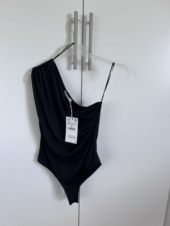 Top Zara monospalla nuovo con etichetta!