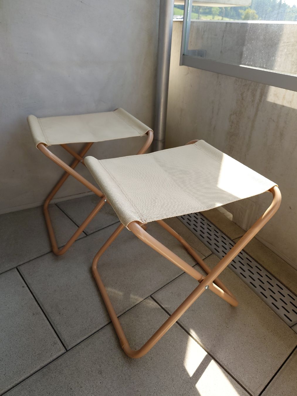 Tabourets: 2 Klapphocker in beige – D'occasion à Muri AG par komich4