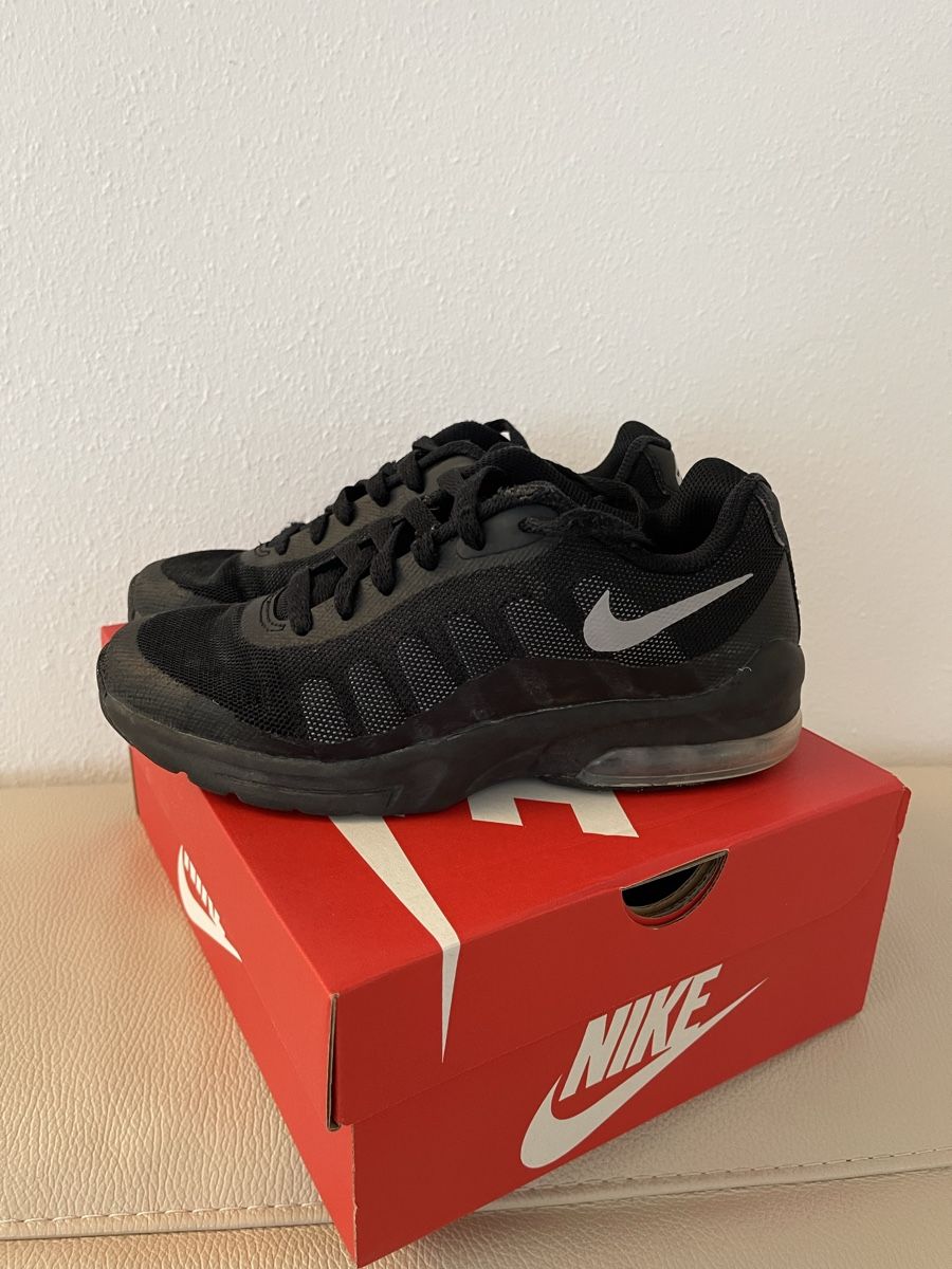 Nike Scarpe per ragazzi: Nike Air Max Invigor Gr. 36.5 – Usato da Wichtrach venduto da Adriana222