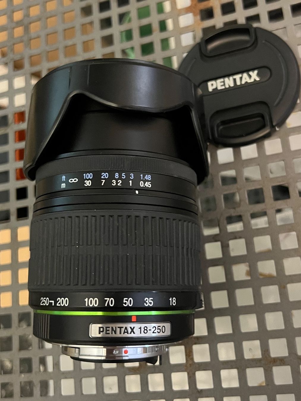 Pentax Obiettivi: Pentax 18-250mm, für digitale Reflex – Usato da Zürich venduto da Gianni 1