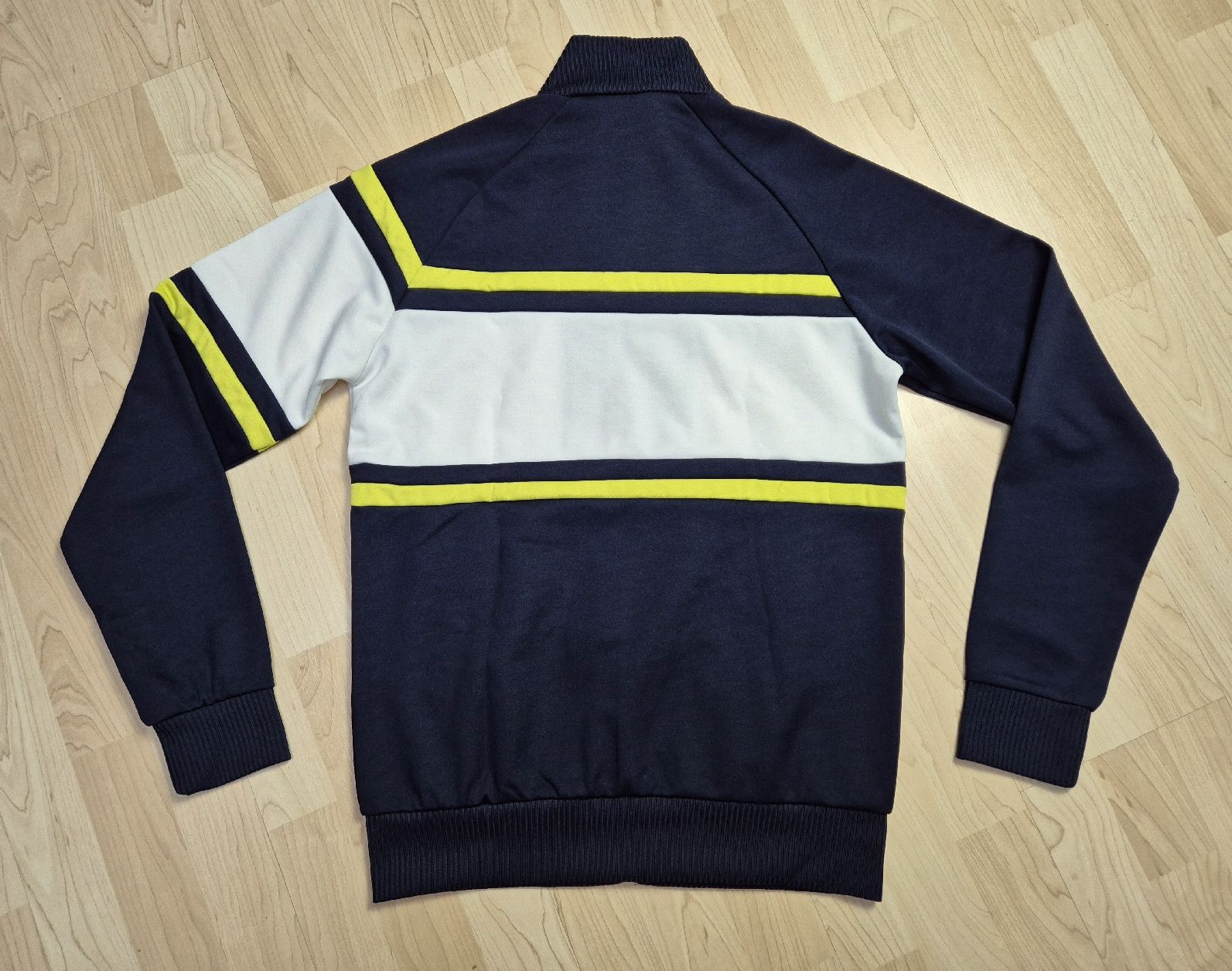 Diadora Giacche: Diadora Trainingsjacke Gr. M retro – Nuovo (secondo la descrizione) da St. Gallen venduto da CaliSunshine 1