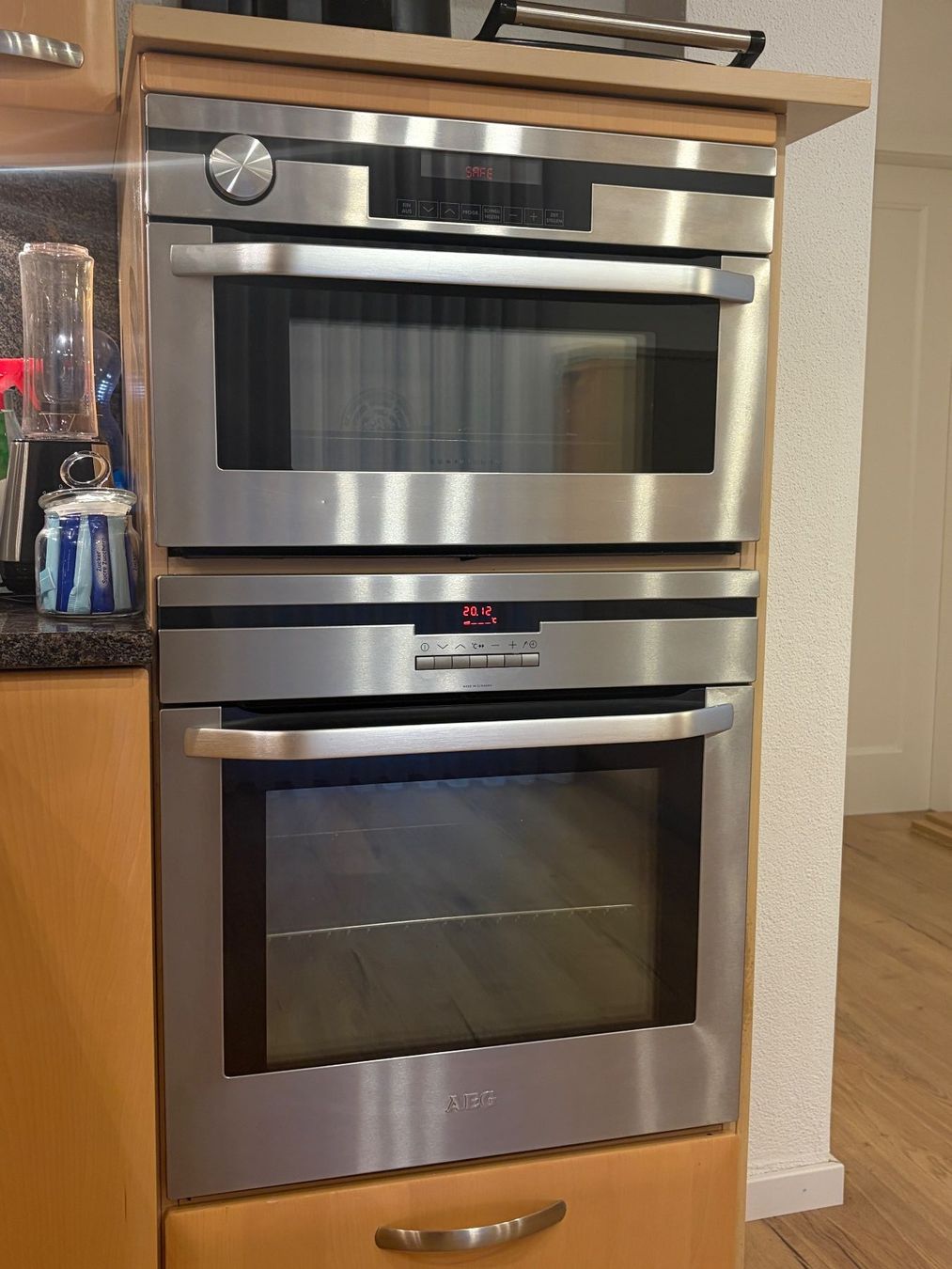 V-Zug Cucine complete: Top Einbauküche mit Geräten, Buche hell, super Zustand! – Usato da Schlieren venduto da gen_96ns 6