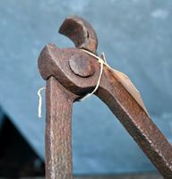 alte SCHMIEDEZANGE geschmiedet Länge 44cm punziert 30