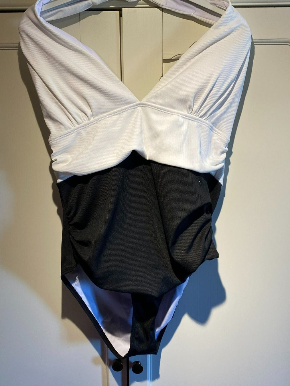 Costumi da bagno & Bikini: BADEKLEID -SCHWARZ-WEISS-DAMEN – Usato da Meienried venduto da ManuelaBoutique 2