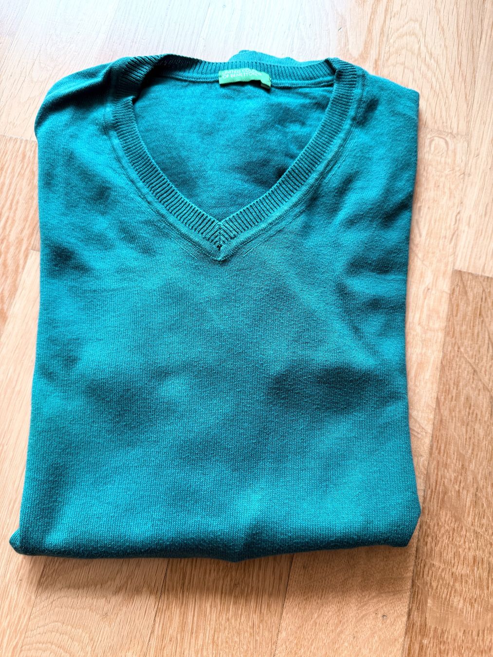 Maglioni & Felpe: Pullover mit V-Ausschnitt - Grösse M - Benetton – Usato da Baden venduto da polveres 2