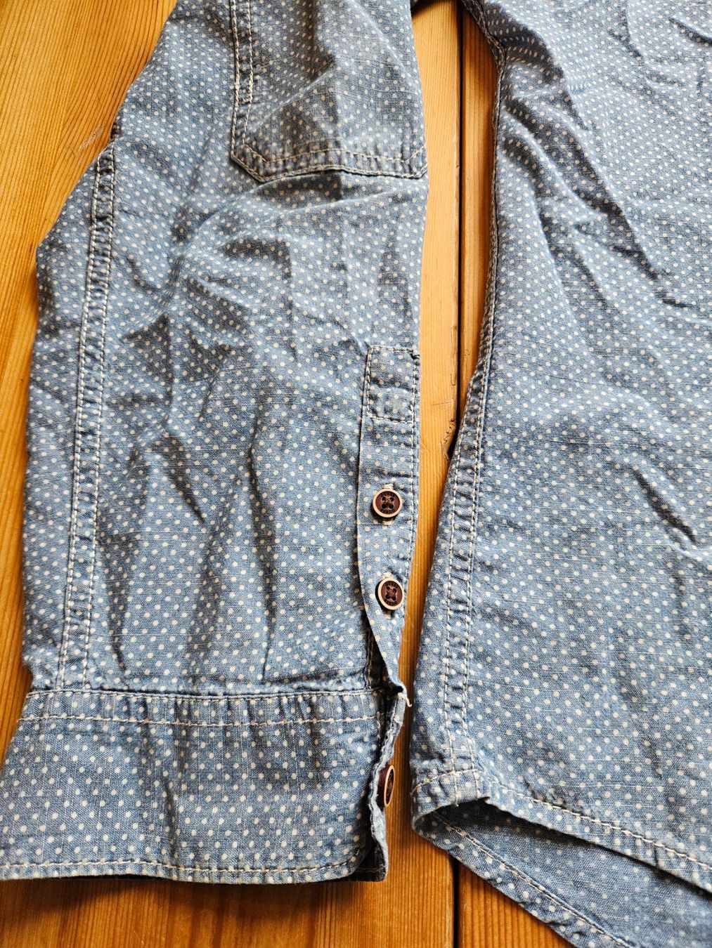 Guess Camicie: Hemd Guess Grösse L – Usato da Hägglingen venduto da United-Village-Trade 3