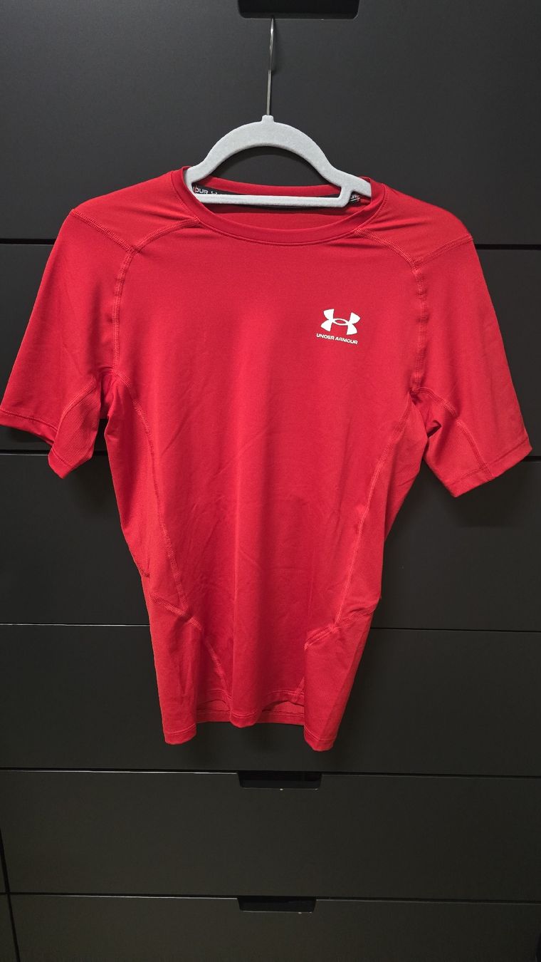 Under Armour T-Shirts: Under Armour Compression Shirt – Neu (gemäss Beschreibung) aus Rothrist von adniramadani21