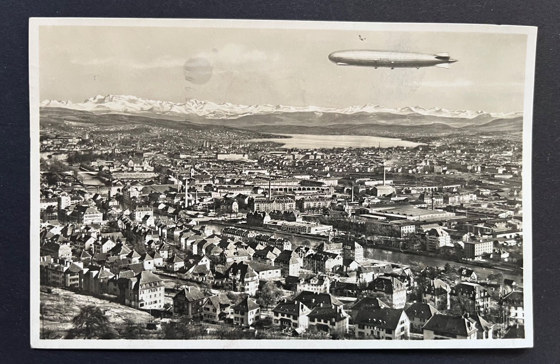 Cartes postales: Zeppelin über Zürich/ 1932 – D'occasion à Ostermundigen par DaxKarten-75