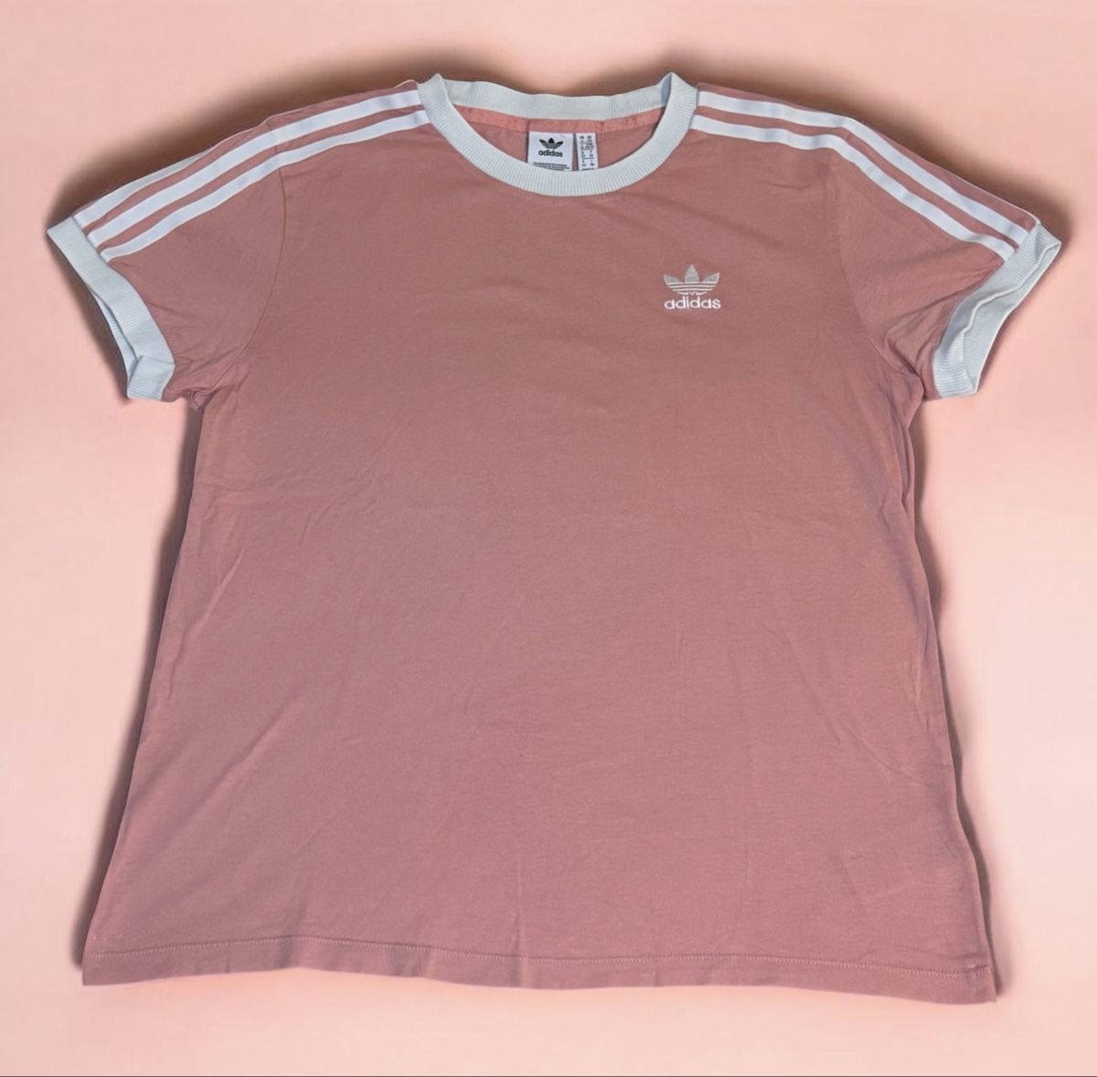 Adidas T-shirt: T-shirt Adidas Original – Nuovo (secondo la descrizione) da Châtel-St-Denis venduto da Montclair_Swiss 3