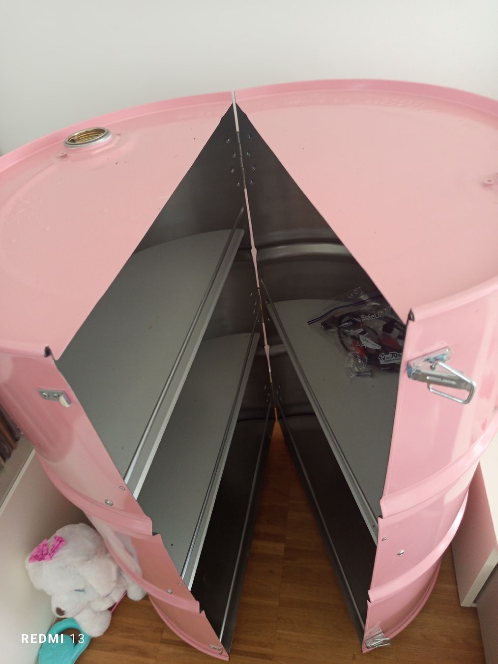 Armadi: Hausbar aus Ölfass: pink – Nuovo (secondo la descrizione) da Regensdorf venduto da LilianMaurer 1