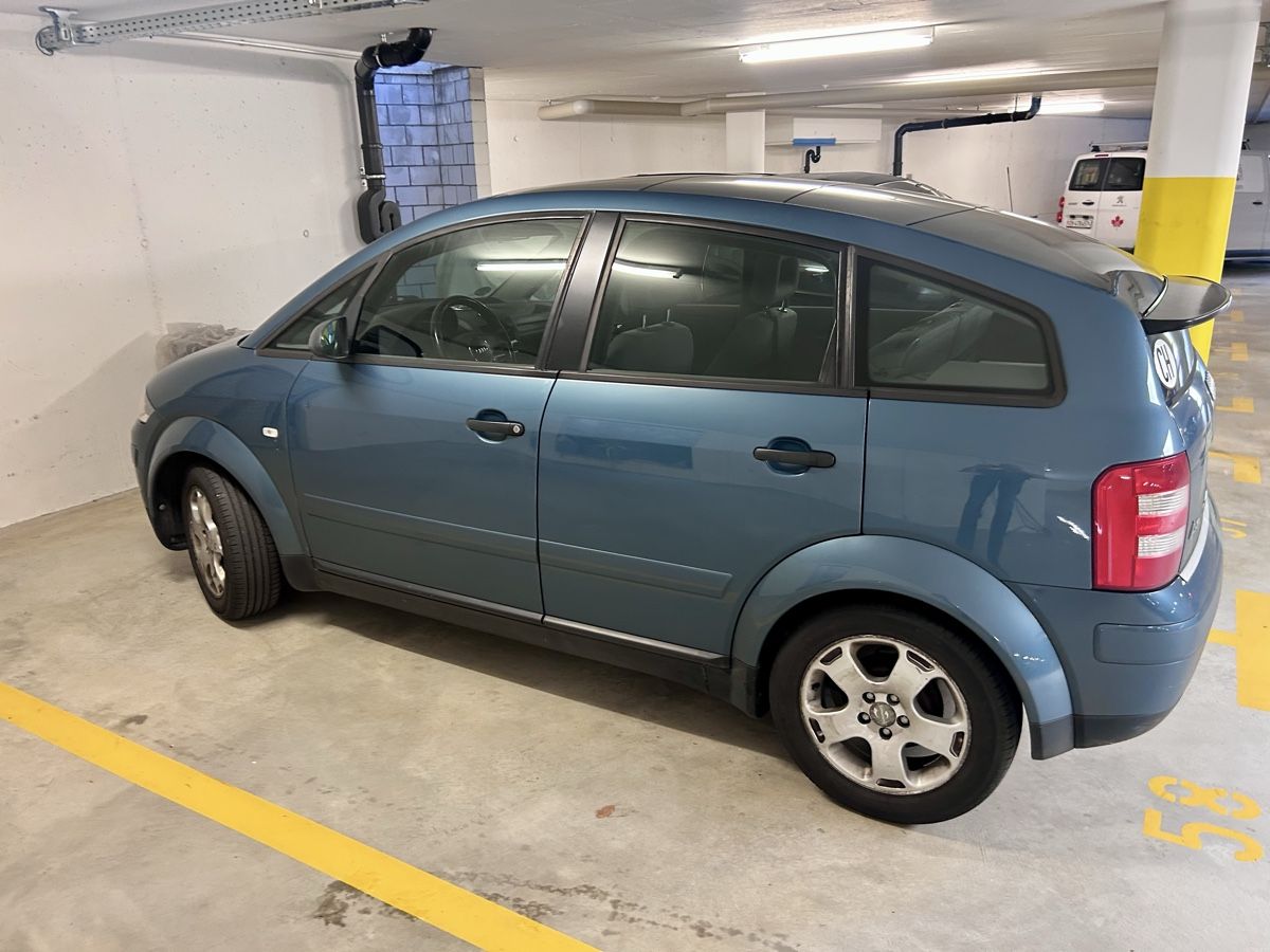 Audi Autos: Audi A2 Limousine blau 1.4 ab 1.- Sfr. – Defekt aus Zürich von Binoemli 4