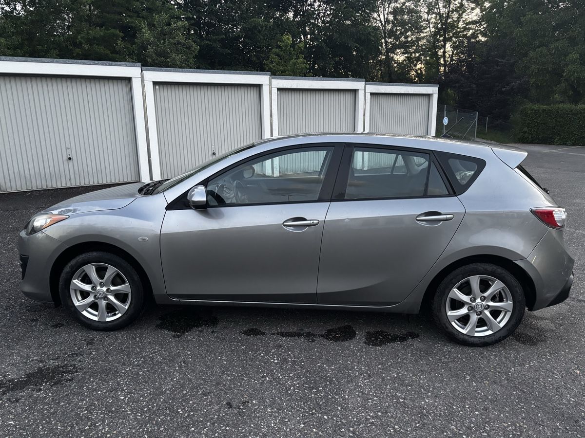 Mazda Automobili: Mazda 3 1.6 Limousine – Usato da Langnau i. E. venduto da FarzadHabibi 2