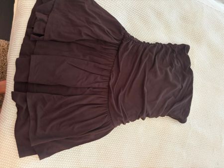 Trägerloses Kleid. Woman.