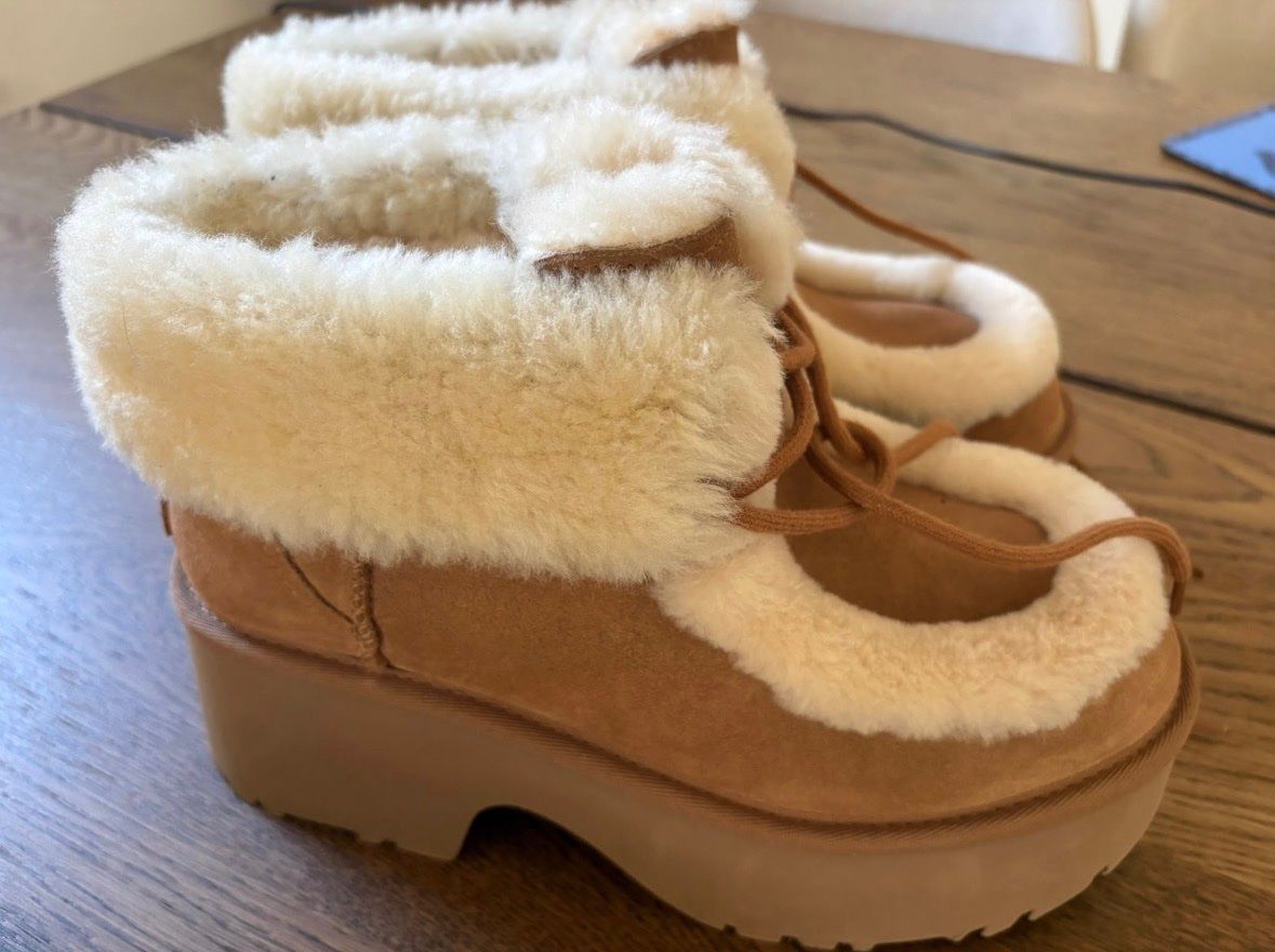 Damenschuhe: UGG Esmee Schnürstiefel – Gebraucht aus Möhlin von cha_z76n