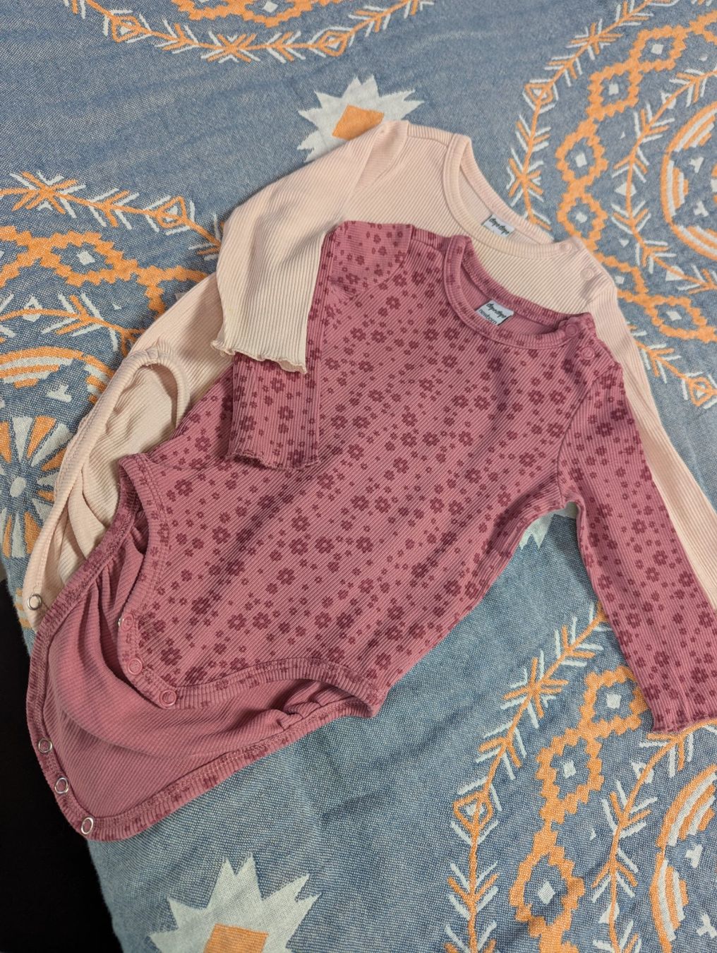 Lotti & Set di vestiti: 2er Set Bodies Gr. 68, Langarm – Usato da Näfels venduto da nin_2rn5