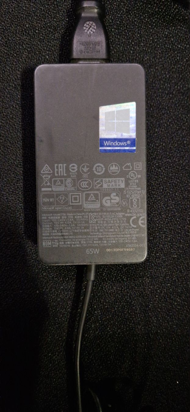 Microsoft Caricabatterie: Original Microsoft Surface 65W Ladegerät – Usato da Niederlenz venduto da scotti2000