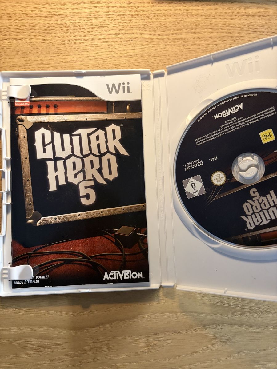 Nintendo Jeux: Guitar Hero 5 – D'occasion à Pully par FunkyGames 2